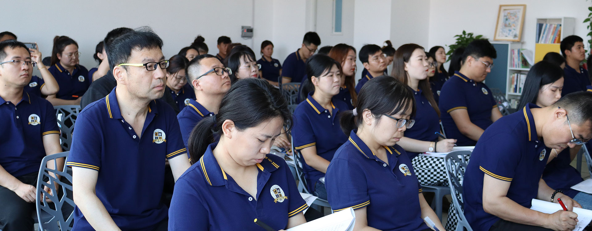 大黑鸡吧肏韩国女孩在线观看